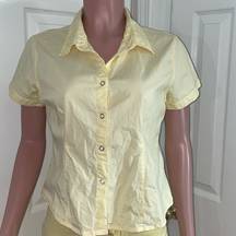 Pale yellow Snap button short sleeve collar top size medium