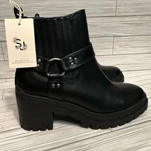 Sincerely Jules NWT  Buckle Black Combat Heeled Chunky Biker Boots