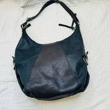 Stuart Weitzman Large Crossbody Shoulder Hobo Bag Leather Purse