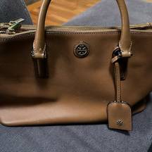 leather handbag in good used condition.