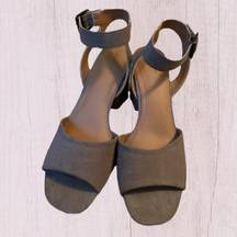 Universal Threads UNIVERSAL Thread Heel Size 10 Sandal Taupe Brown Strappy Ankle Cutout