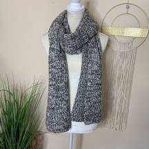 brandy melville • wool blend chunky knit scarf