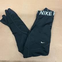 Nike FLAWED  Black Pro Athletic Leggings Size Medium