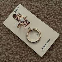 NWT Influence Women's Semi Precious Rings Set of Two Gold Tone Size 7