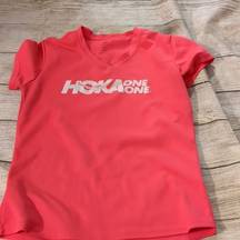 Hoka one one pink tee size small