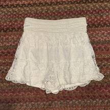 WHITE LACE BOHO SHORTS