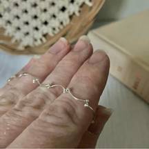 Vintage “Laurel” Silver Leaf Branch Interconnected Delicate Bracelet Costume Jewelry