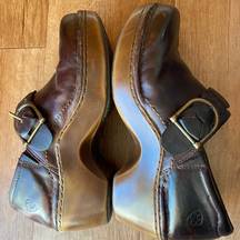 brown leather  closed back clogs size 8