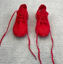 Lightweight red sneakers