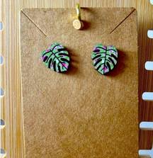 NWT wooden vibrant color palm earrings