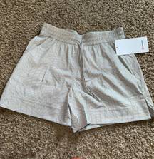 Lululemon Women's  Lightweight Shorts 3" High Rise