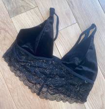 NWOT Black Lace Velvet Bralette