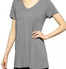 New Hue Women's Short Sleeve V-Neck Gray T-shirt. Size XL.