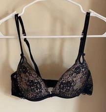 Victoria's Secret VICTORIA SECRET black lace bra SIZE: 34B