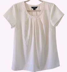 The Outfitters Lands End Women’s Cream Scoop Short Sleeve Pleated Blouse Size 6