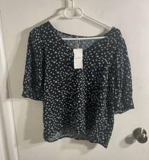 NWT  Daisy Floral Print Blouse