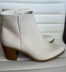 Universal Thread Booties