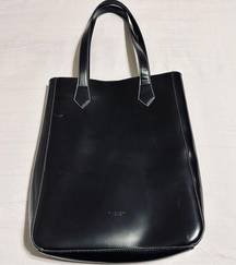 Givenchy Parfum Open Top Polished
Polyurethane Tote Bag Black