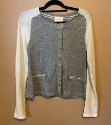 Skies Are Blue  Cream Grey Sweater Size Medium