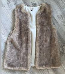 Universal Thread Faux Fur vest