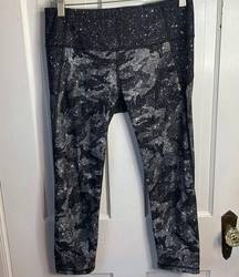 WITH Black Gray Camilla Crop Celestial Star Leggings Tights Size Medium