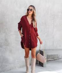 VICI NWT  Kennedy Cotton Pocketed Button Down Tunic In Wine