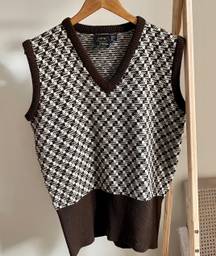 Vintage Houndstooth Abstract Checkered V-neck Sweater Vest in Chocolate Brown/Cream