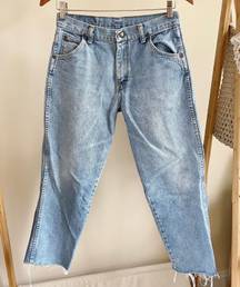 Wrangler Vintage  High Waisted Straight Leg Crop Mom Jeans in Light Wash - 27