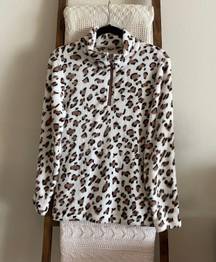 NWOT Copper Closet white, brown & black animal print ultra soft quarter zip