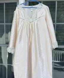 Vintage Lily of France Peach Laced Maxi Nightgown   size Large