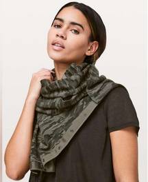 Lululemon NWOT  Vinyasa Scarf Cotton Evergreen Camo Green Multi