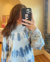 blue multicolor sweatshirt 