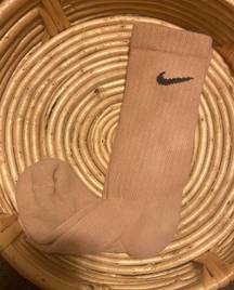 Nike Crew Socks In Camel