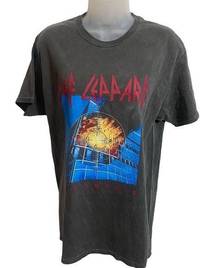 Forever 21 NWT  Def Leppard Band Tee