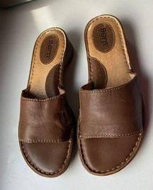 Born Clogs Sandals Women’s size 7 M Tan Brown Leather Slip On Shoes Mules