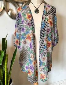 HAPPENING IN THE PRESENT Boho Spring Floral Kimono | Medium