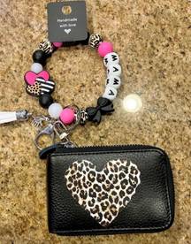 “MAMA” wristlet with detachable wallet Leopard Heart