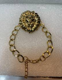 Carved Lion  Bracelet In Gold Tone