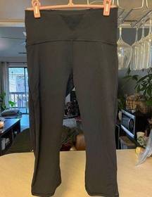 Lululemon  CAPRI YOGA PANTS