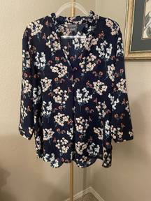 Can Heusen Floral V-Neck Blouse NWOT