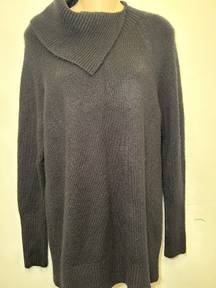 Apt. 9 Women's warm long sweater.APT brand 9. $30.