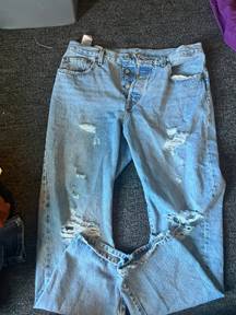 501 Button Fly Distressed Jeans