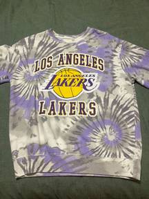 Lakers Top