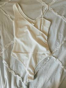 Vestique White Bodysuit