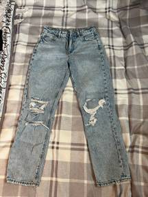 American Eagle light wash ripped jeans