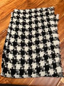 Houndstooth Women’s  print  scarf