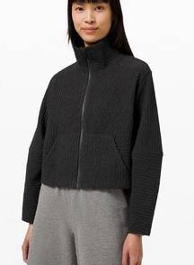 Lululemon  Black Textured Zip Up Cropped Jacket