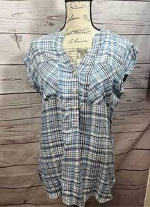 Gap  small blue and white checkered soft t shirt - 2684