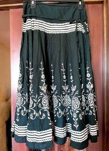 Size 6 Midi Bobo Skirt Zips on the Side with Floral Design