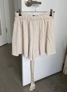 Bershka Tie Front Cream Shorts 